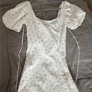 H&M Cream Floral Puff Sleeve Dress